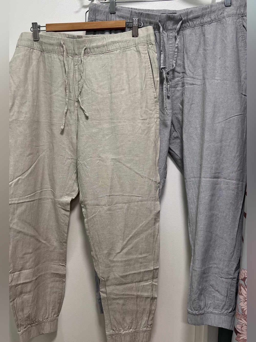 (2) Saks Fifth Avenue Men's Drawstring Linen Joggers in Beige and Light Gray